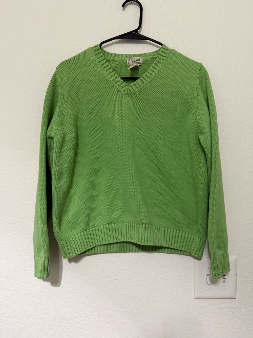 Vintage L.L. Bean 100% Cotton V-Neck Sweater - Lime Green